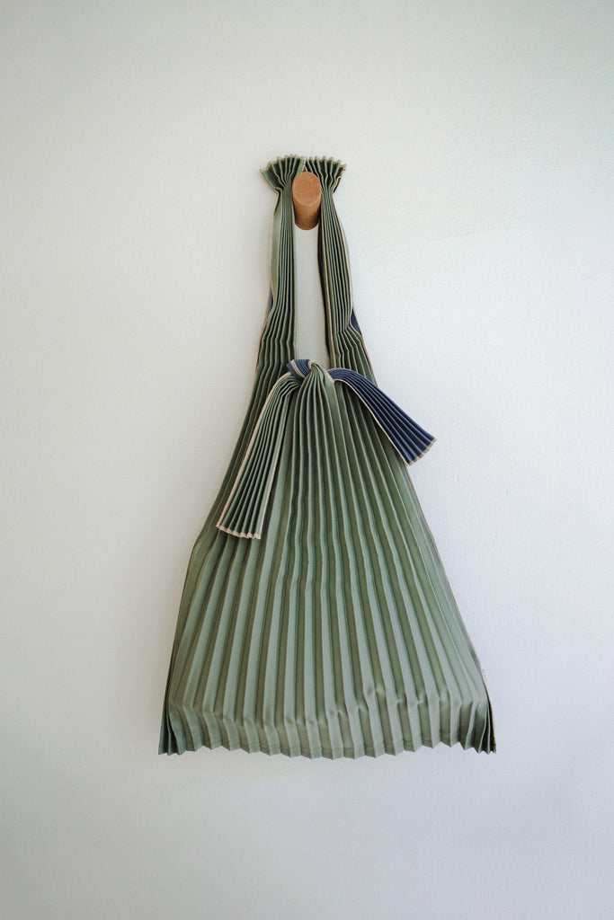 Pleco Biodegradable Pleated Tote Bags by Knaplus | Ginkgo Leaf Shop